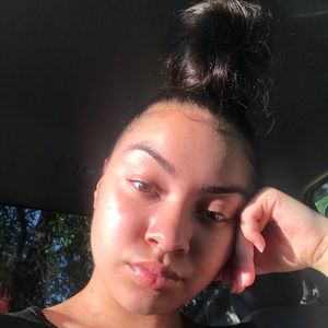 Meet your Posher, Alicia